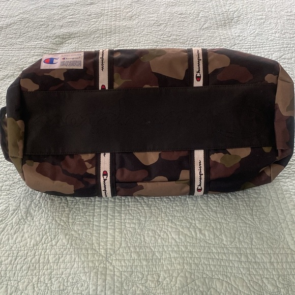 Champion Camouflage Duffel Bag - Picture 4 of 7